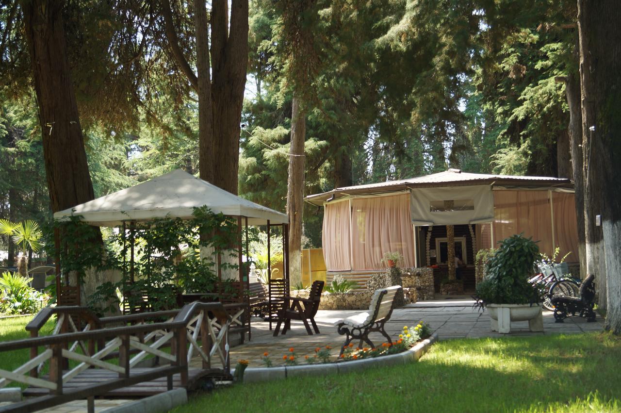 Pitsunda Hotel Exterior photo