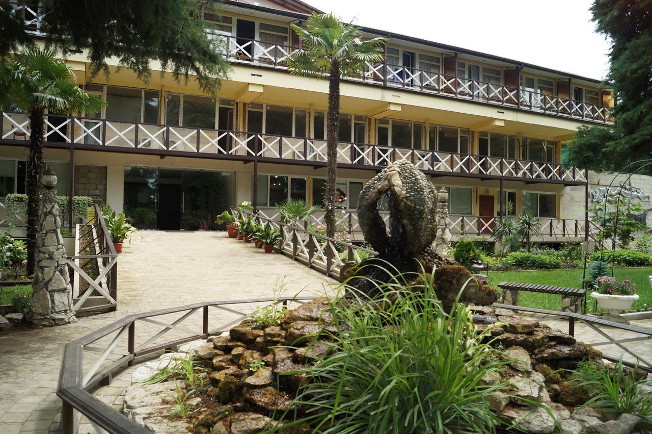 Pitsunda Hotel Exterior photo