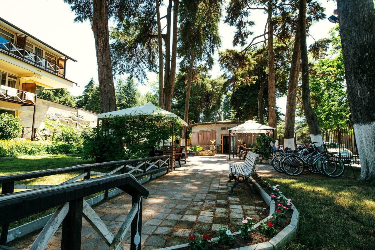 Pitsunda Hotel Exterior photo
