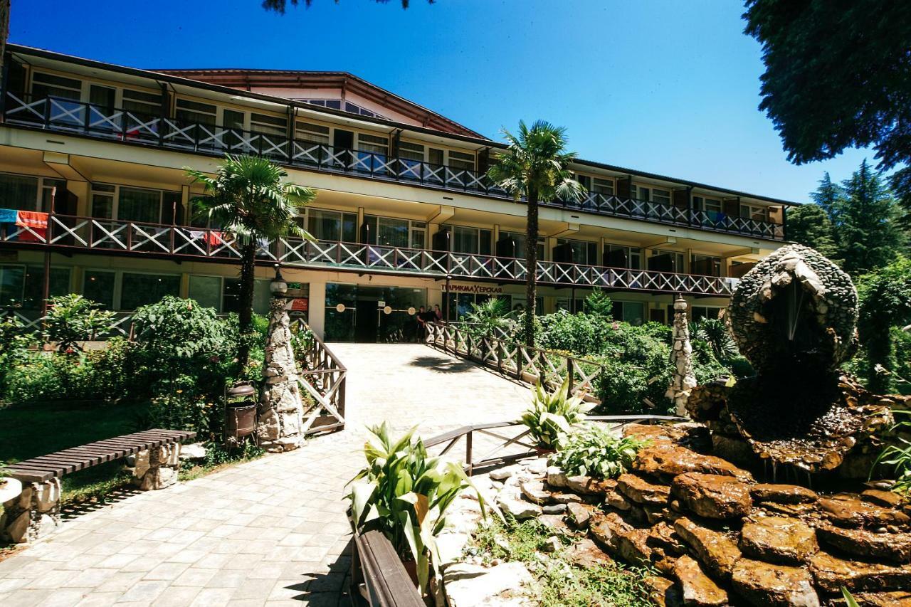 Pitsunda Hotel Exterior photo